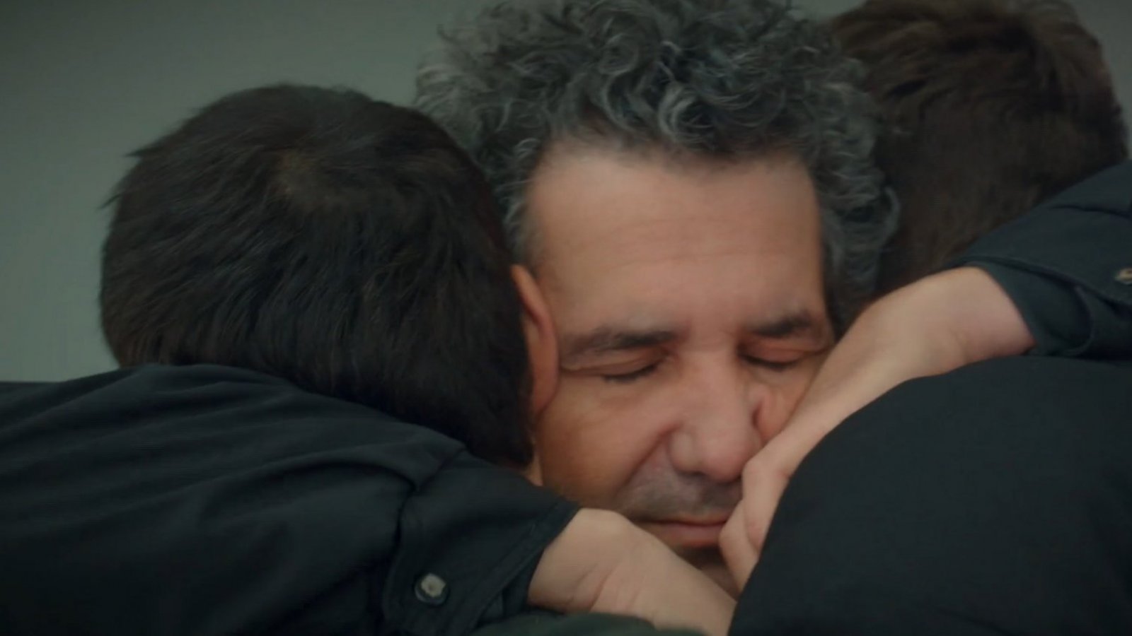 Todo por mi familia: Omer y Ogulcan al rescate
