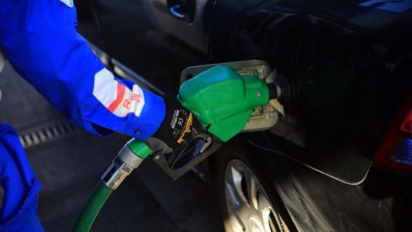 Todos los combustibles subirán desde este jueves: precio de las bencinas aumentará $30
