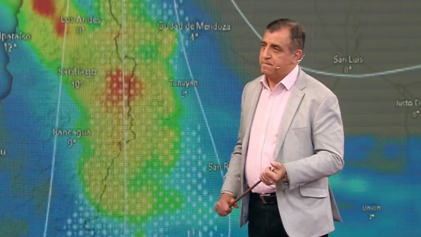 Su casa quedó inundada: Iván Torres aislado en el Cajón del Maipo por lluvias
