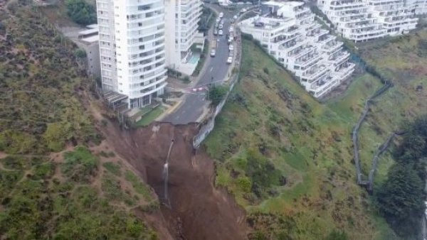 "No veo una solución inmediata": Expertos se refieren al futuro de edificio colindante a socavón en Concón
