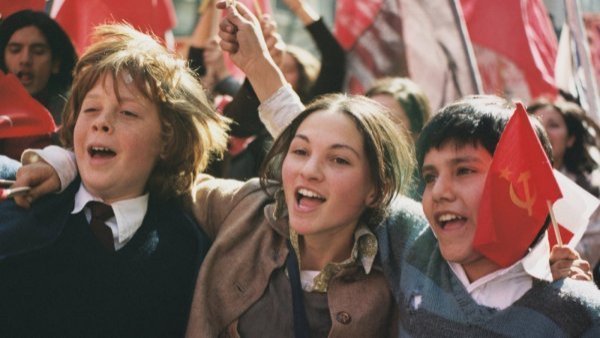 TVN emite la premiada película "Machuca"
