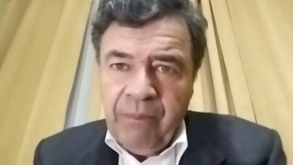 <p>Ministro de agricultura hablando del precio de las papas en "Como Pedro por su Casa"</p>Ministro de Agricultura y alza de la papa: "Inundaciones no tienen nada que ver"
