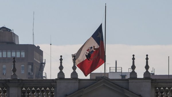 <p>Bandera hasta la mitad por duelo nacional</p>Decretado por el Presidente: ¿qué significa el duelo nacional?
