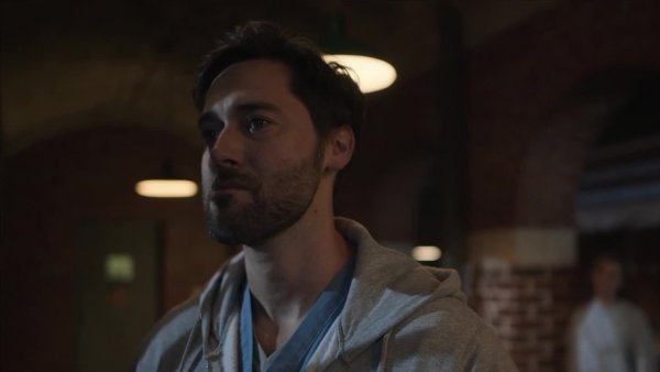 New Amsterdam - T2E9: La isla
