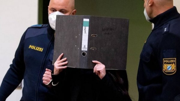 Mujer es condenada a 14 años de cárcel tras esclavizar a una niña de 5 años y dejarla morir de sed

