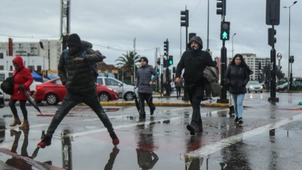 Lluvia en Santiago: Meteorología emite aviso por precipitaciones "normales a moderadas" en la RM
