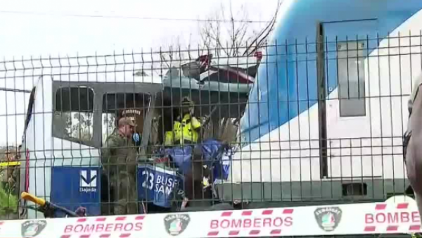 San Pedro de la Paz: Fatal colisión entre Biotrén y microbús
