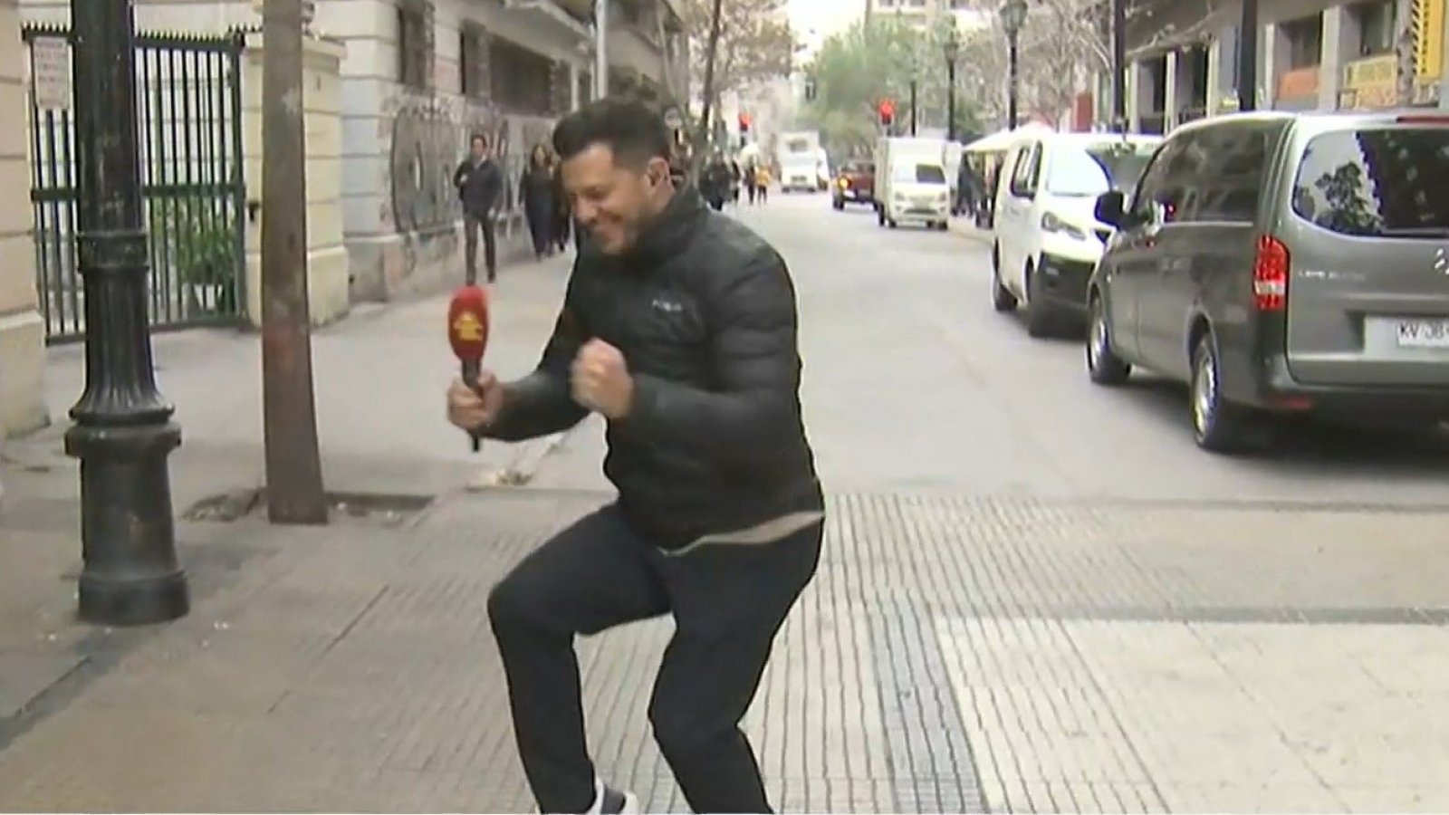 Este sábado: ¡Simón Oliveros nos adelanta "La Fiebre del Memo!" en TVN!
