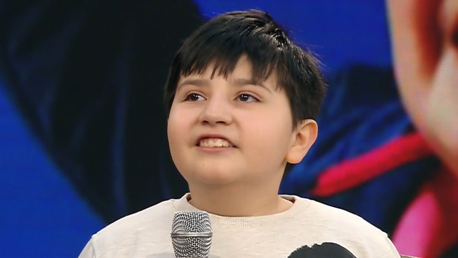 Leo, el niño que aprendió solo a hablar inglés