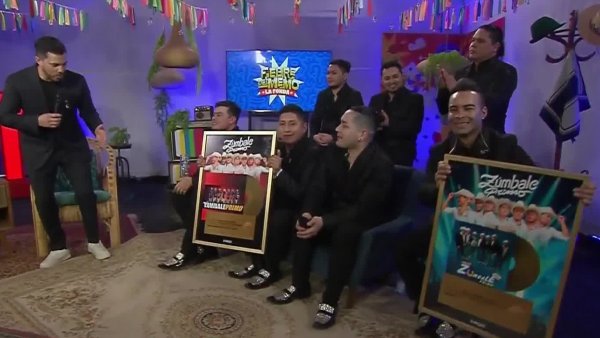 Zúmbale Primo recibe doble disco de oro