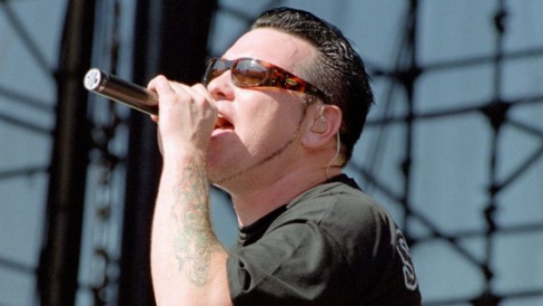 Cantante de la banda sonora de Shrek: Steve Harwell muere a los 56 años
