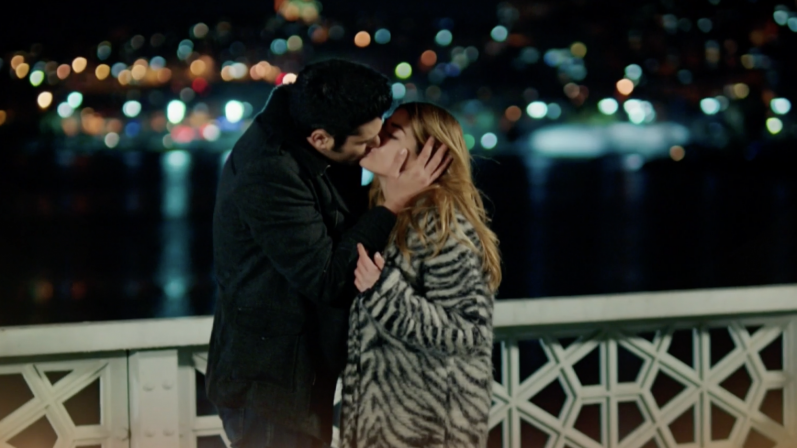 El nuevo romance de Efsun: Mira un avance de este lunes de "Me robó mi vida"
