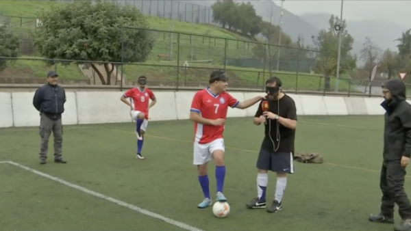 TVN en Santiago 2023: Así son las reglas del fútbol para ciegos
