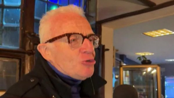 ¡Atención barra!: El C-H-I de Pedro Carcuro en Uruguay
