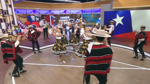 ¡Unas "patitas" de cueca al ritmo de Alma Chilena!
