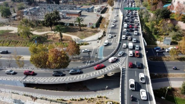 Fiestas Patrias: MOP proyecta que medio millón de vehículos dejará Santiago
