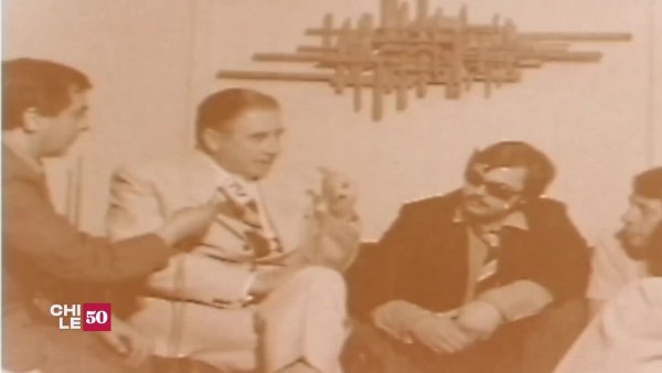 Augusto Pinochet visita Televisión Nacional de Chile
