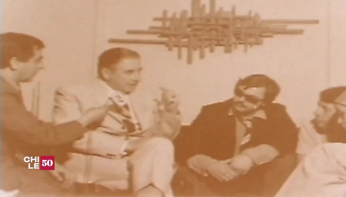 Augusto Pinochet visita Televisión Nacional de Chile | TVN