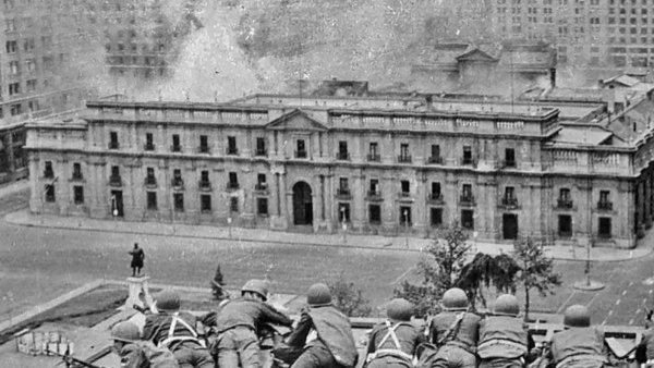 <p>Bombardeo a La Moneda. Golpe de Estado.</p>
