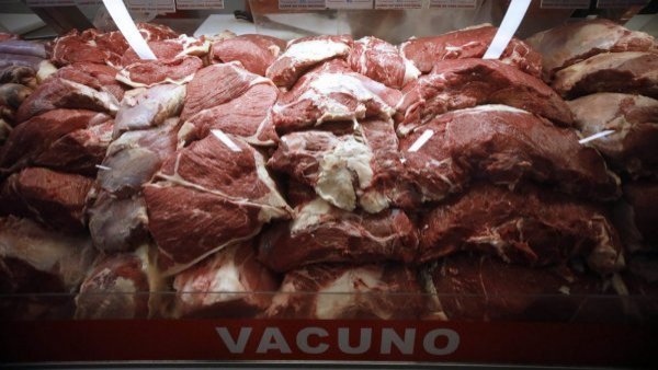 Gobierno descarta "desabastecimiento de carne este 18" tras cierre de Paso Los Libertadores
