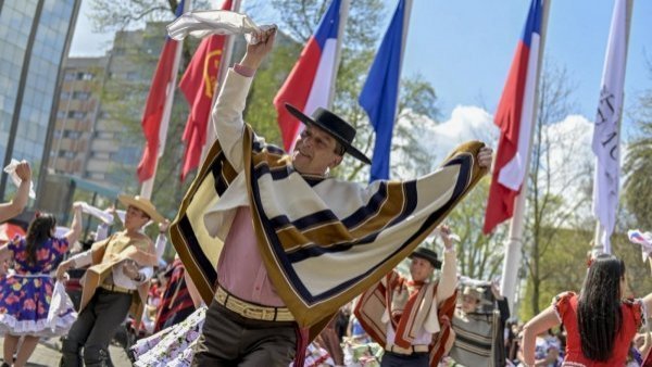 ¿Quién dijo lluvias para el 18?: Meteorología da su pronóstico para Santiago en Fiestas Patrias
