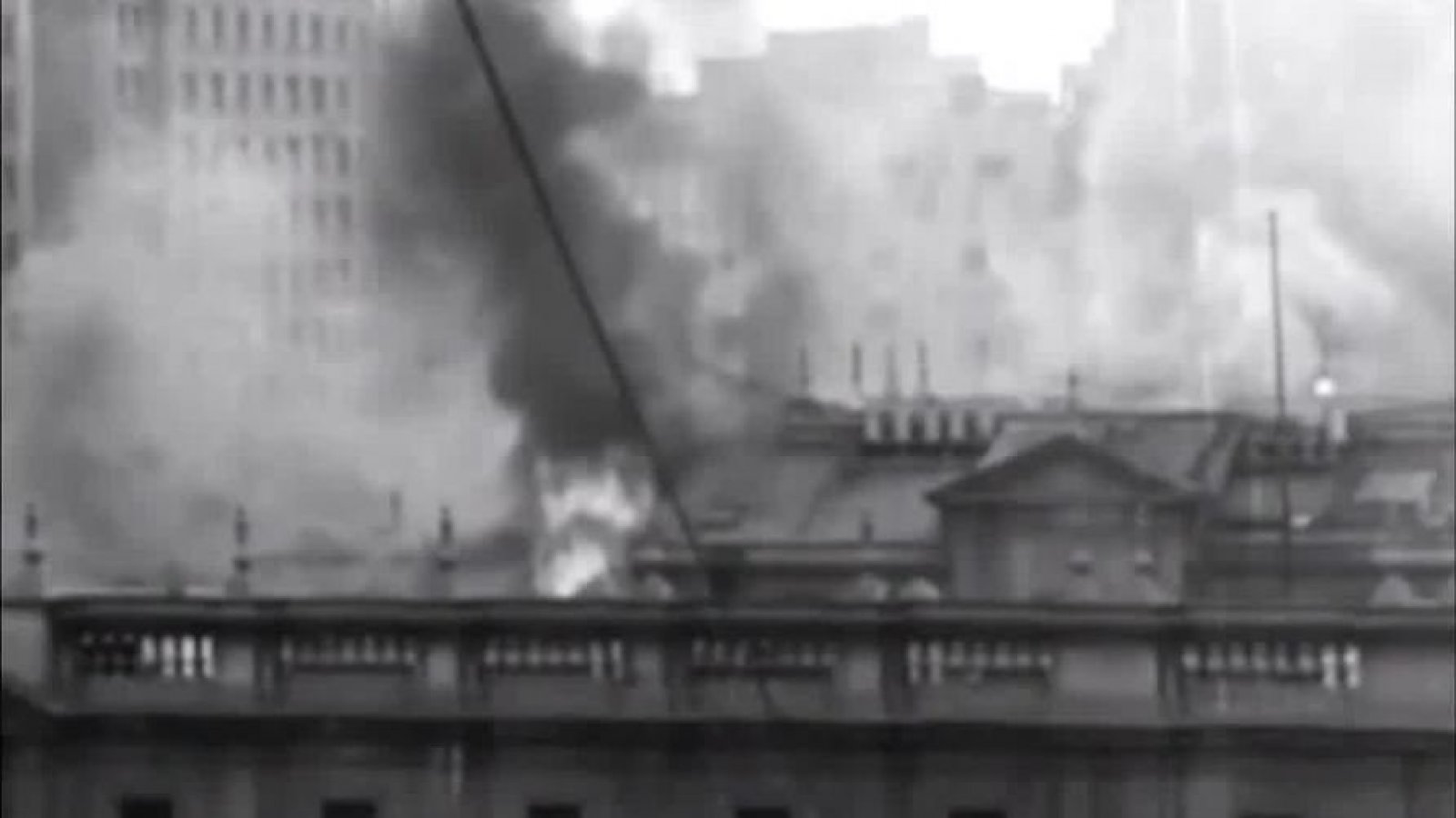 Impactante: Video inédito del bombardeo a La Moneda
