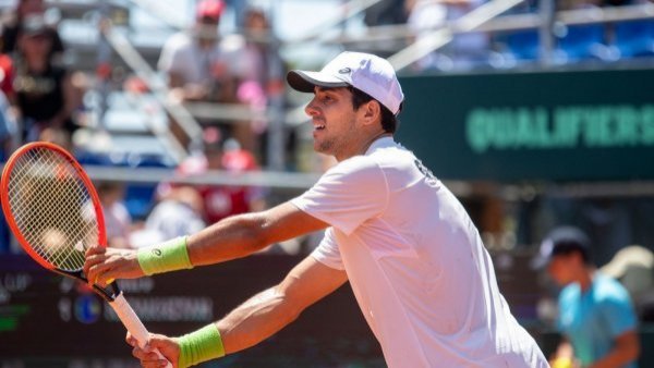 Cristian Garin se impone en el primer set en Copa Davis

