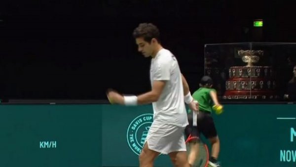 La improvisada camiseta que debió ocupar Cristian Garin en Copa Davis
