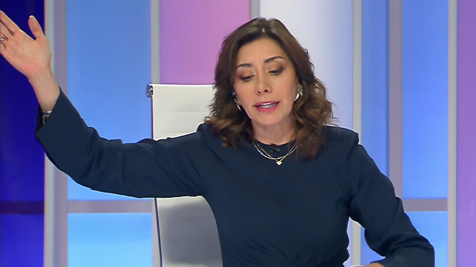 "Retírese, que le vaya bien": Carmen Gloria expulsa a demandante del estudio
