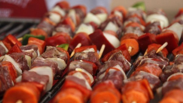 <p>Anticuchos. Calorías.</p>Fiestas Patrias: ¿cuántas calorías tienen las principales comidas típicas?
