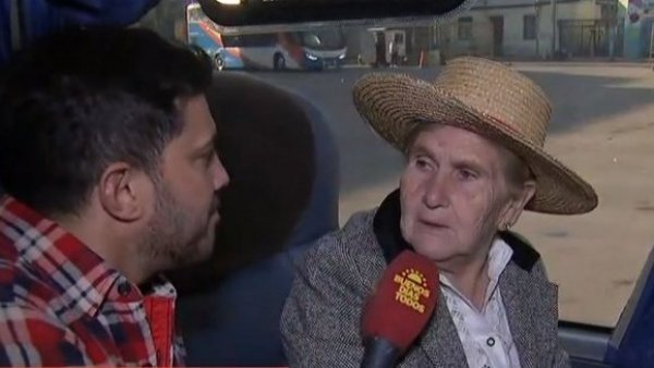 <p>Buenos Días a todos. Señora Inés</p>"Échelo pa' abajo": la graciosa conversación con una viajera de Fiestas Patrias
