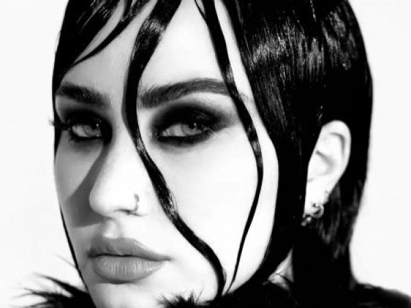 demi lovato. revamped.