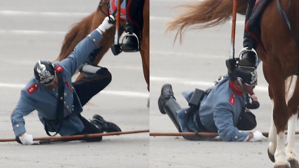 Fotos: Jinete se cayó de su caballo antes de desfilar en la Parada Militar
