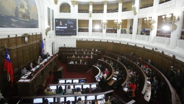 Qué es la "objeción de conciencia institucional" aprobada por el Consejo Constitucional
