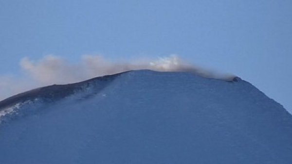 "Rumbo a una erupción": Geólogo explica actividad volcánica del Villarrica