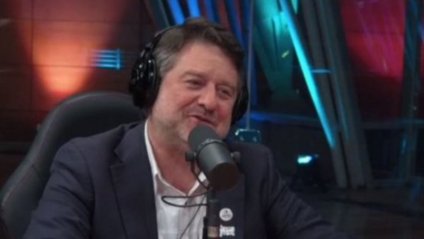"Cómo no va a ser posible el Estado controlarlos": Claudio Orrego sobre los overoles blancos
