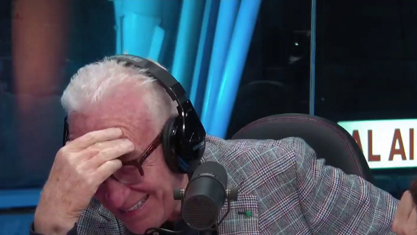 Hasta se quedó sin aire: El ataque de risa de Pedro Carcuro