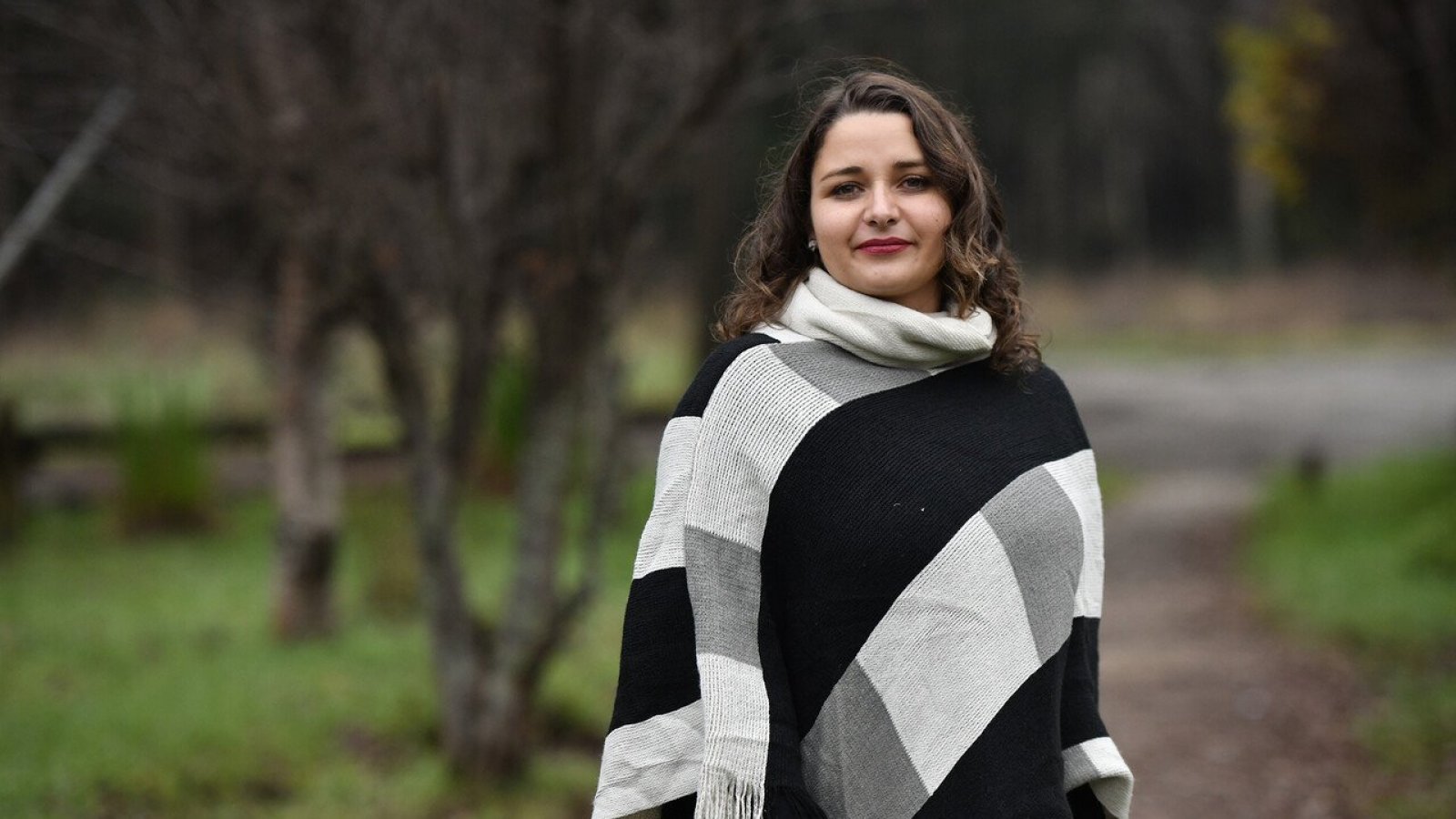 Alcaldesa de Valdivia llama a una "intervención multisectorial" del Estado ante muerte de niño en balacera
