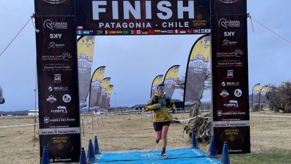 La emotiva causa de atleta norteamericana que corrió más de 14 horas en Ultra Paine
