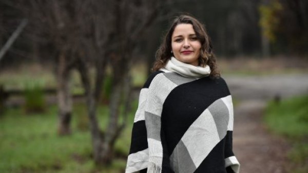Alcaldesa de Valdivia llama a una "intervención multisectorial" del Estado ante muerte de niño en balacera