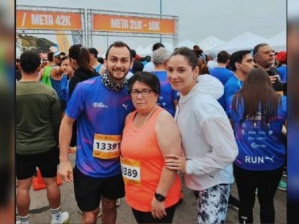 Kel Calderón junto a Nancy Huenupe en la maratón de Viña 2023