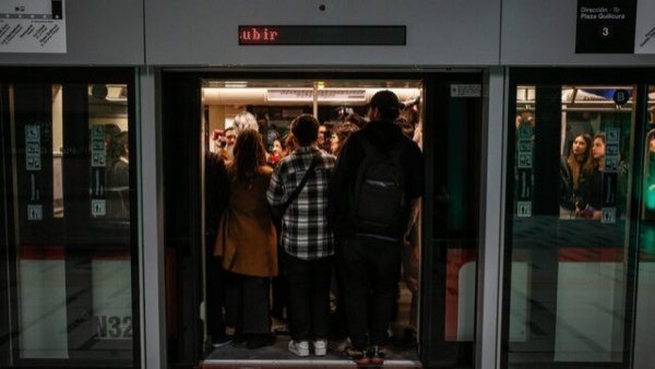 <p>Metro</p>