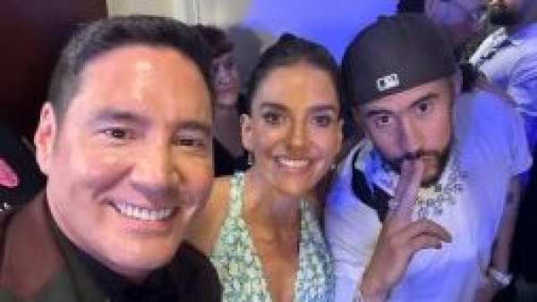 María Luisa Godoy y Francisco Saavedra junto a Bad Bunny