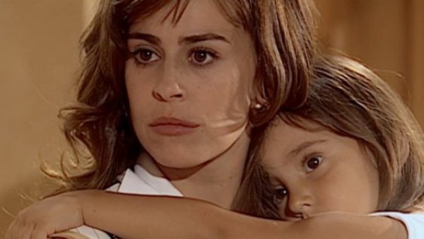 El Clon: Maysa y Mel se van de la casa
