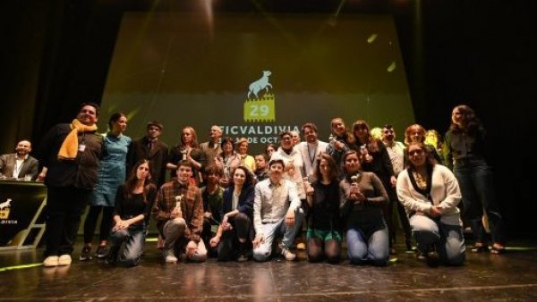 <p>Festival de Cine de Valdivia</p>Las entradas y acreditaciones para el Festival de Cine de Valdivia ¡ya están disponibles!

