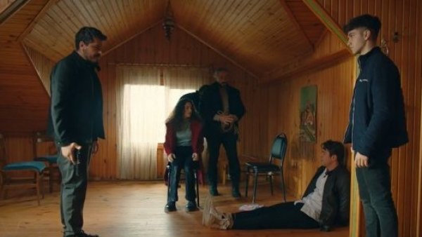 Todo por mi familia - T1E269 | Asiye y Doruk secuestrados

