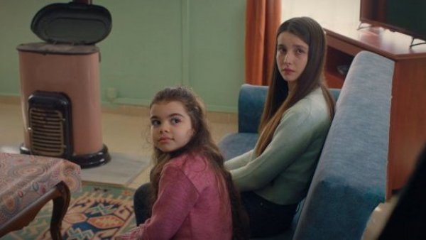Todo por mi familia - T1E270 | Zehra está de vuelta
