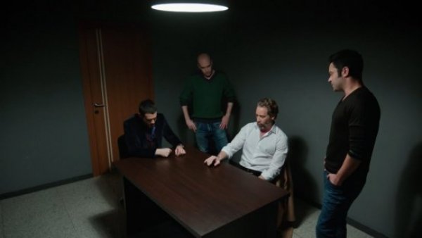 Me robó mi vida: El interrogatorio al señor Mehmet
