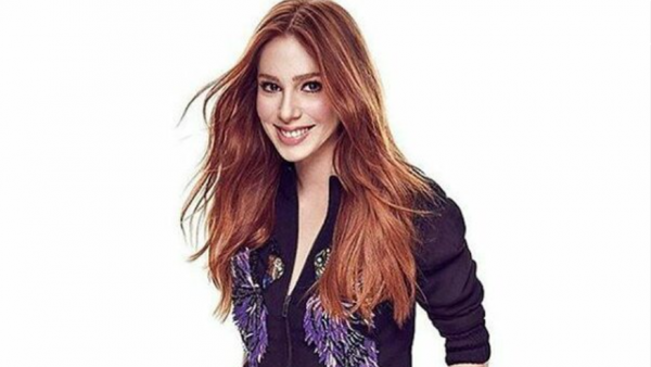 Defne Topal (Elçin Sangu)
