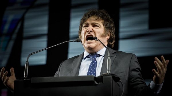 <p>Javier Milei en discurso</p>Informe Especial | Milei y la bronca Argentina
